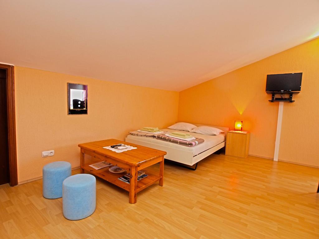 Apartments Denis 19 Фажана Екстер'єр фото