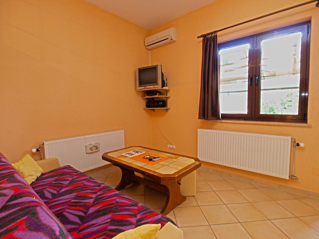 Apartments Denis 19 Фажана Екстер'єр фото